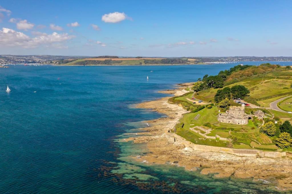 Luxury By The Harbour In Holiday home