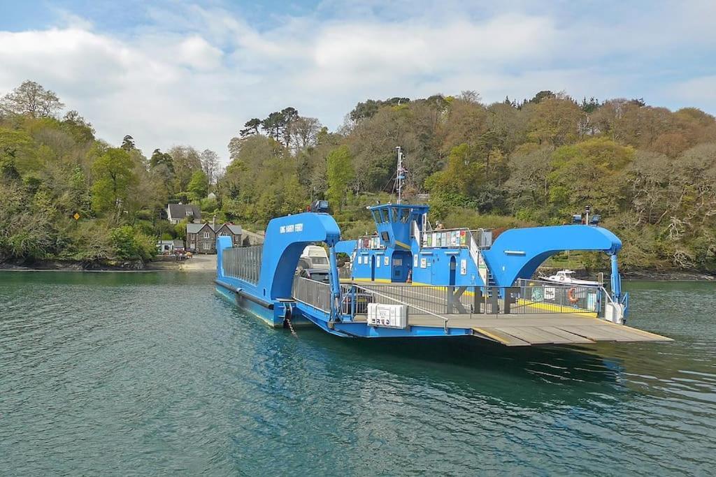 Holiday home Luxury By The Harbour In *